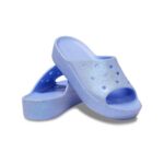 Crocs womens Classic Platform Slide Slide Sandal